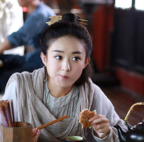 赵丽颖产后1年，身材恢复如健身教练，她吃这些