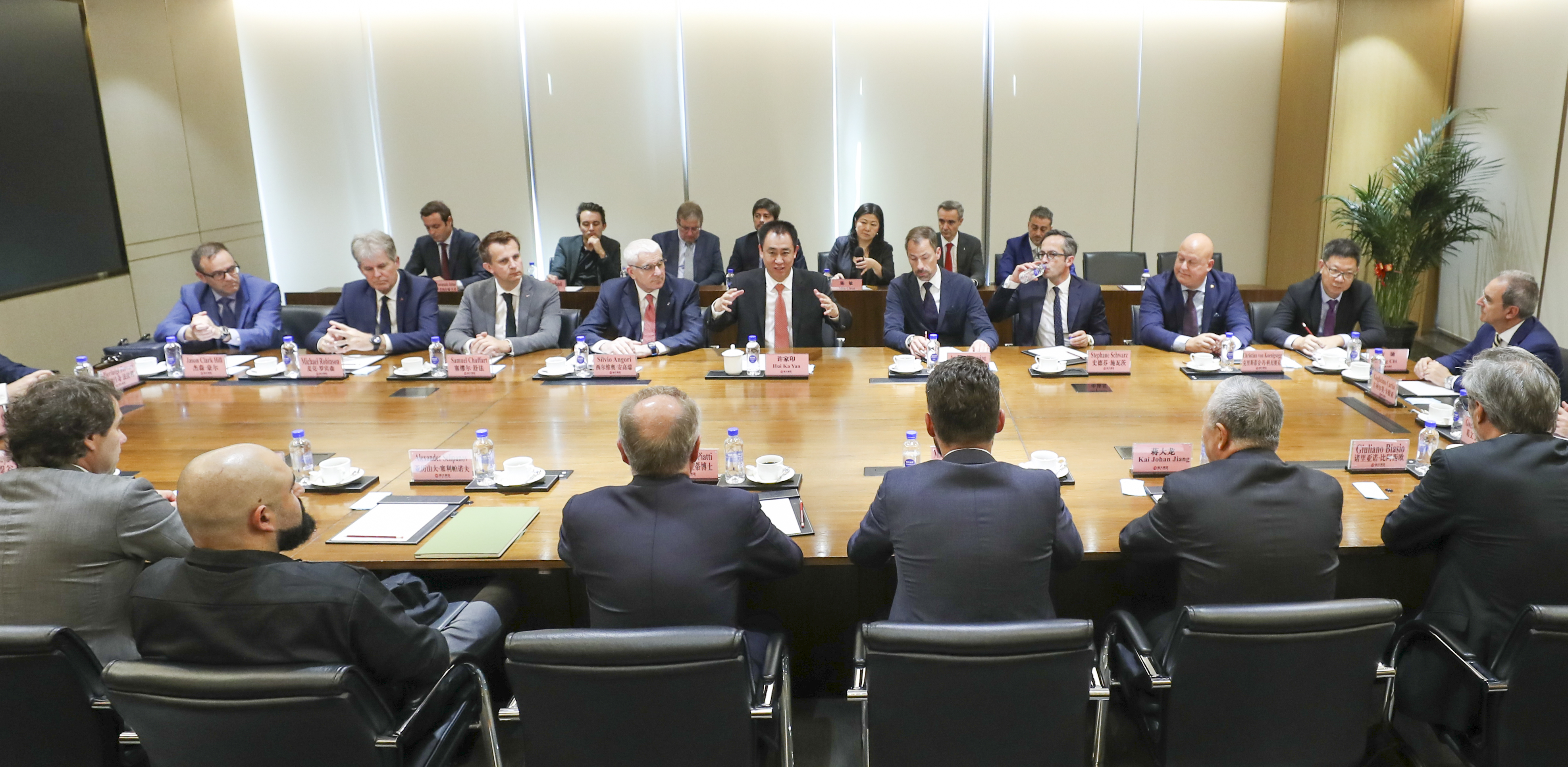 联合世界顶级大师打造“爆款”恒驰，恒大造车