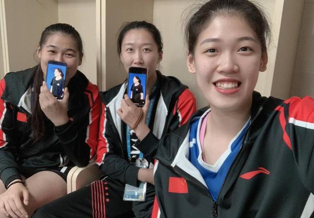 李盈莹出国留洋迎良机，女排新星加盟费内巴切受阻，或可取而代之