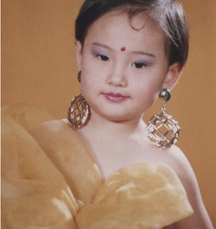 被妈妈控制20多年的郑爽，是如何一步步变成一个