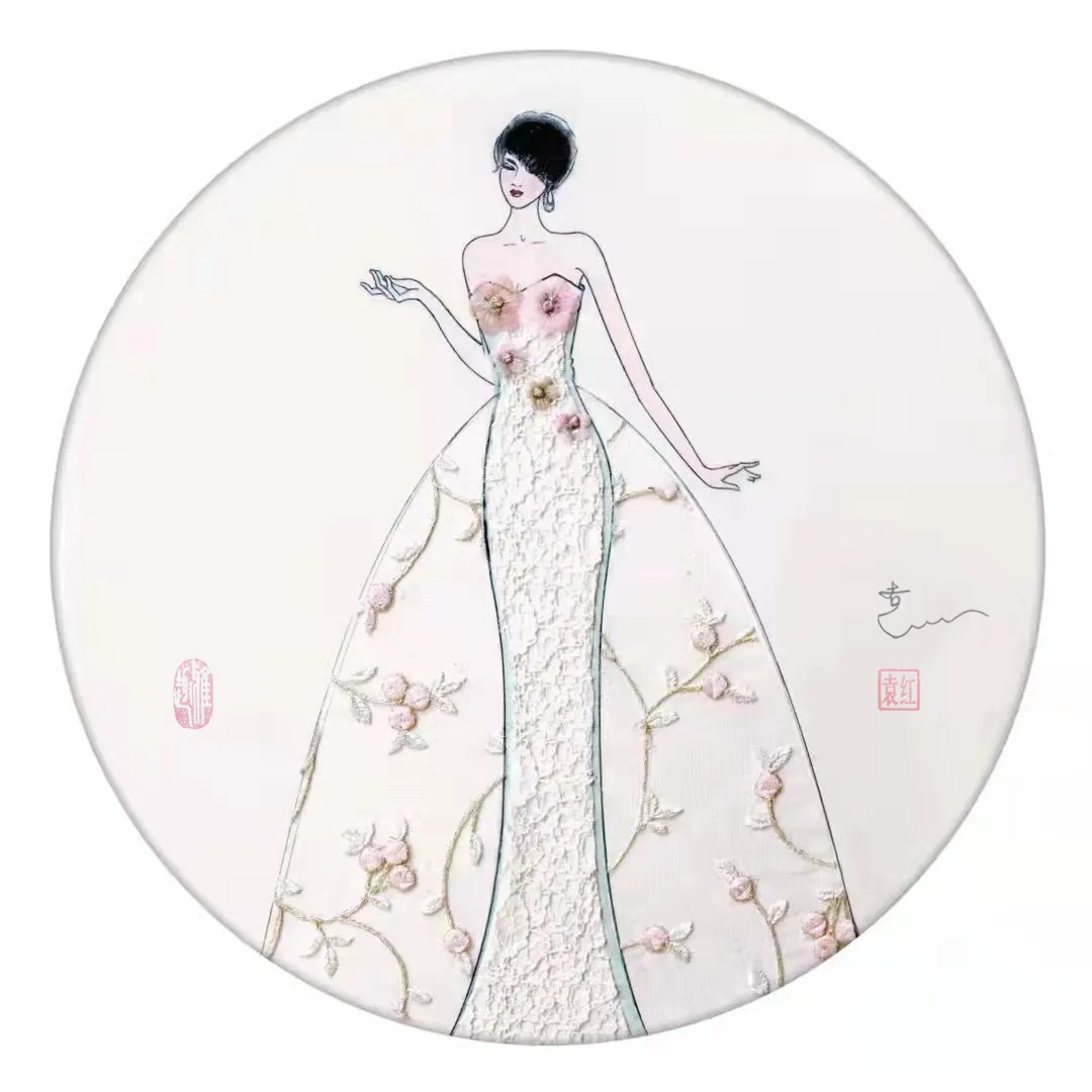 服装设计师袁红首创《水墨时尚装饰画》受到画界的赞议获国家版权