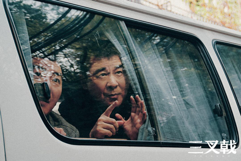 “披荆斩棘的叔叔们”来袭，《三叉戟》是公安题材的“余欢水”？