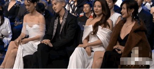 万茜回应“赖红毯”、 蹭座疑云解开了，但女星红毯大戏永不停息