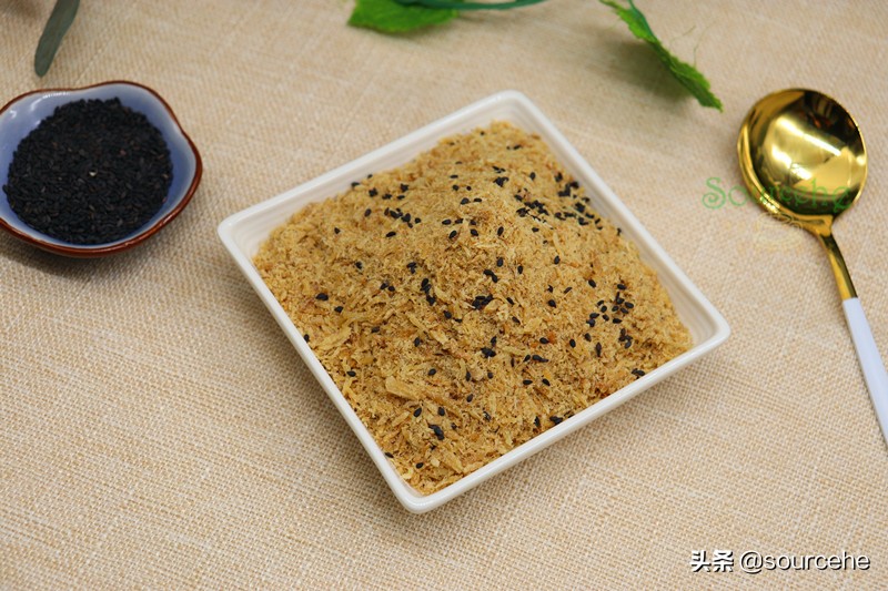 自從學會做肉鬆，隔三差五做一次，寶寶吃粥加一勺，一碗不夠吃