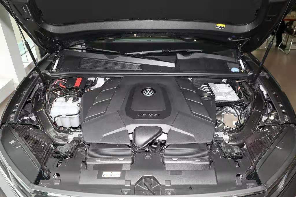 售价62.98万元起,大众途锐新增车型上市,你选q7还是它?