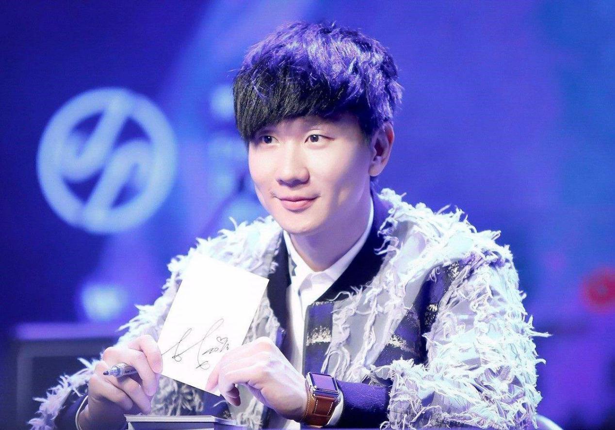 那些混不明白就要继承家业的明星，林俊杰还在硬挺，他已放弃挣扎