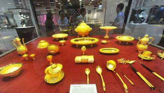 40万的钻戒在典当行只值十几万？急着变现有方法，别再吃亏上当