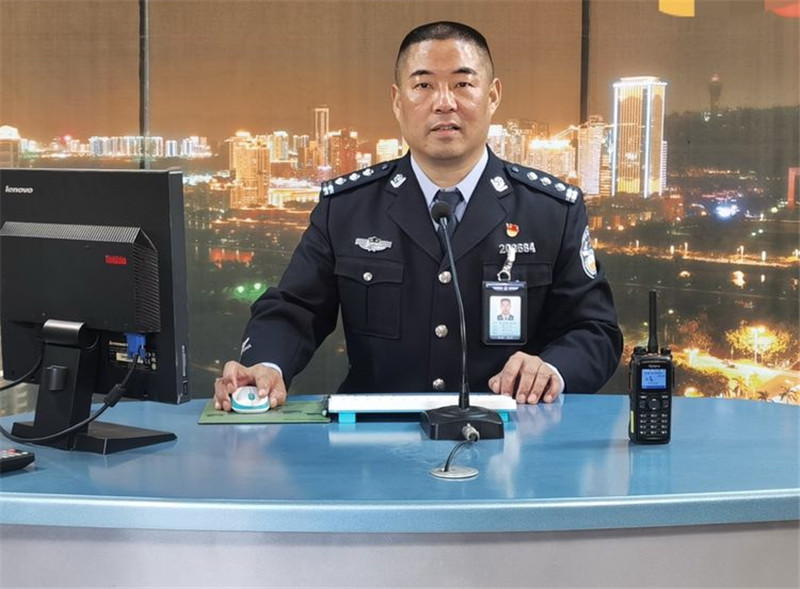 坚守监管岗位 弘扬英模精神——记厦门市第二看守所副所长朱作忠