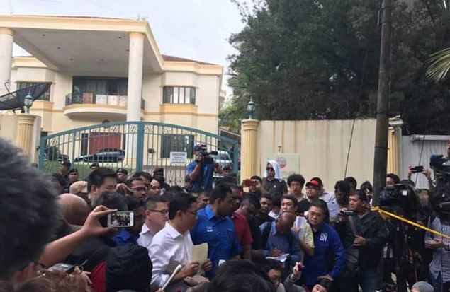 马来西亚“忘恩负义”！政府扬言拆除中文路牌，原因出乎意料？