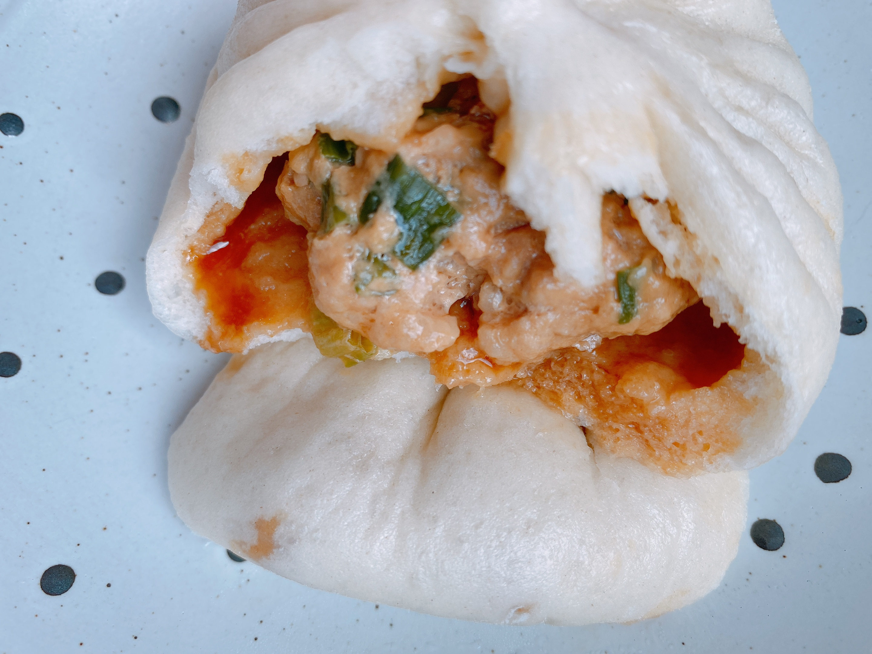 猪肉降价了自己在家做肉包，掌握3点，蓬松暄软，咬一口满嘴汤汁