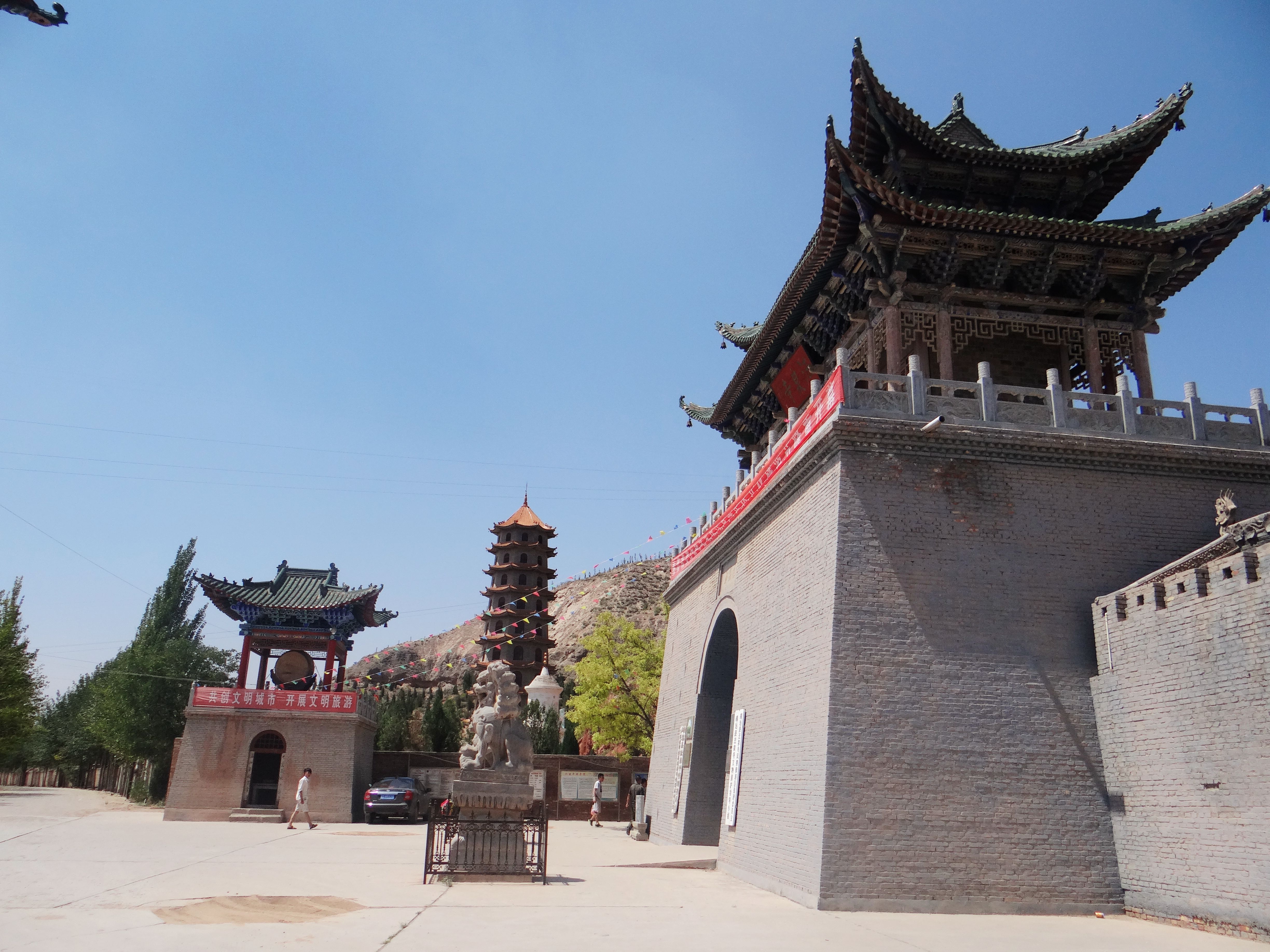 An ancient temple in the deep mountains of 1,400 years, 36 temples and grottoes, a very spectacular scenery