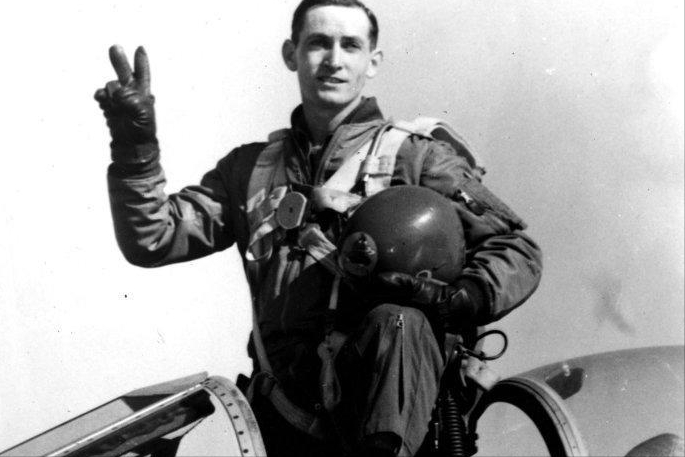 志愿军空军接二连三击落美国王牌飞行员，看看