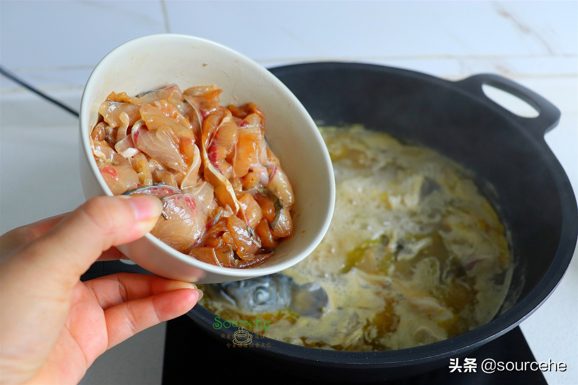 想吃酸菜鱼不用点外卖，在家做只需8分钟，酸辣可口，开胃下饭