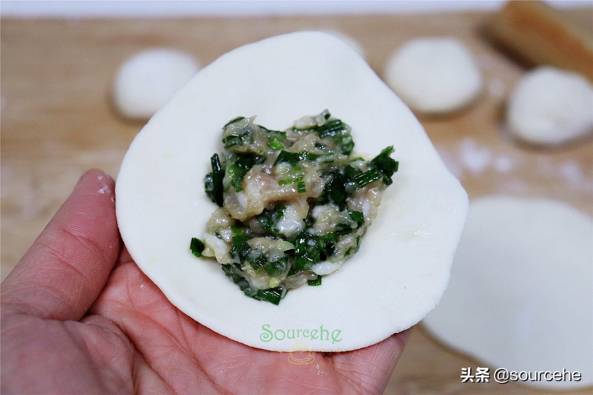 二月二，我家每年都做的傳統小吃，鮮肉煎餃，皮薄餡多香噴噴