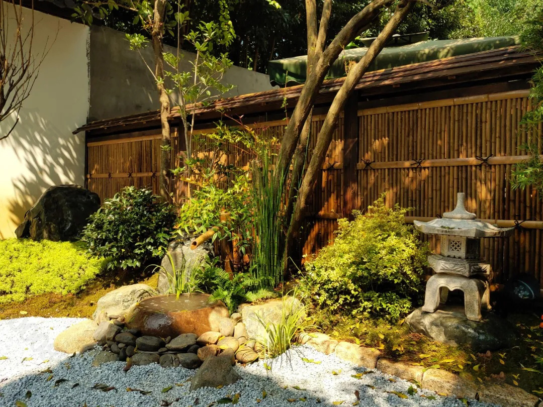 精雕细琢的日式庭院设计，入院都是禅意，怎一个雅致了得，真漂亮