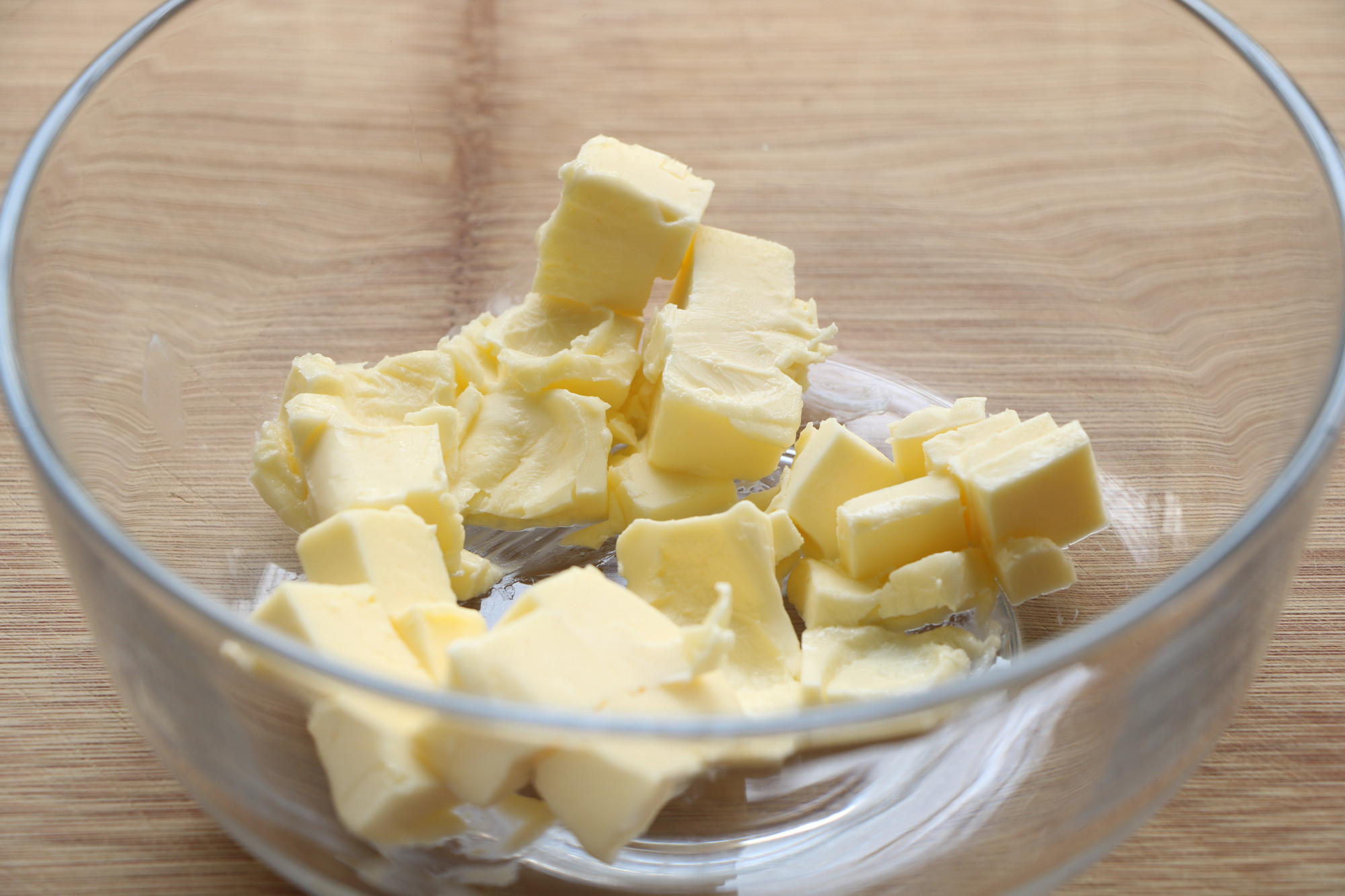 这是我吃过最好吃的蛋卷，又香又脆一碰就掉渣，吃一口就停不下来