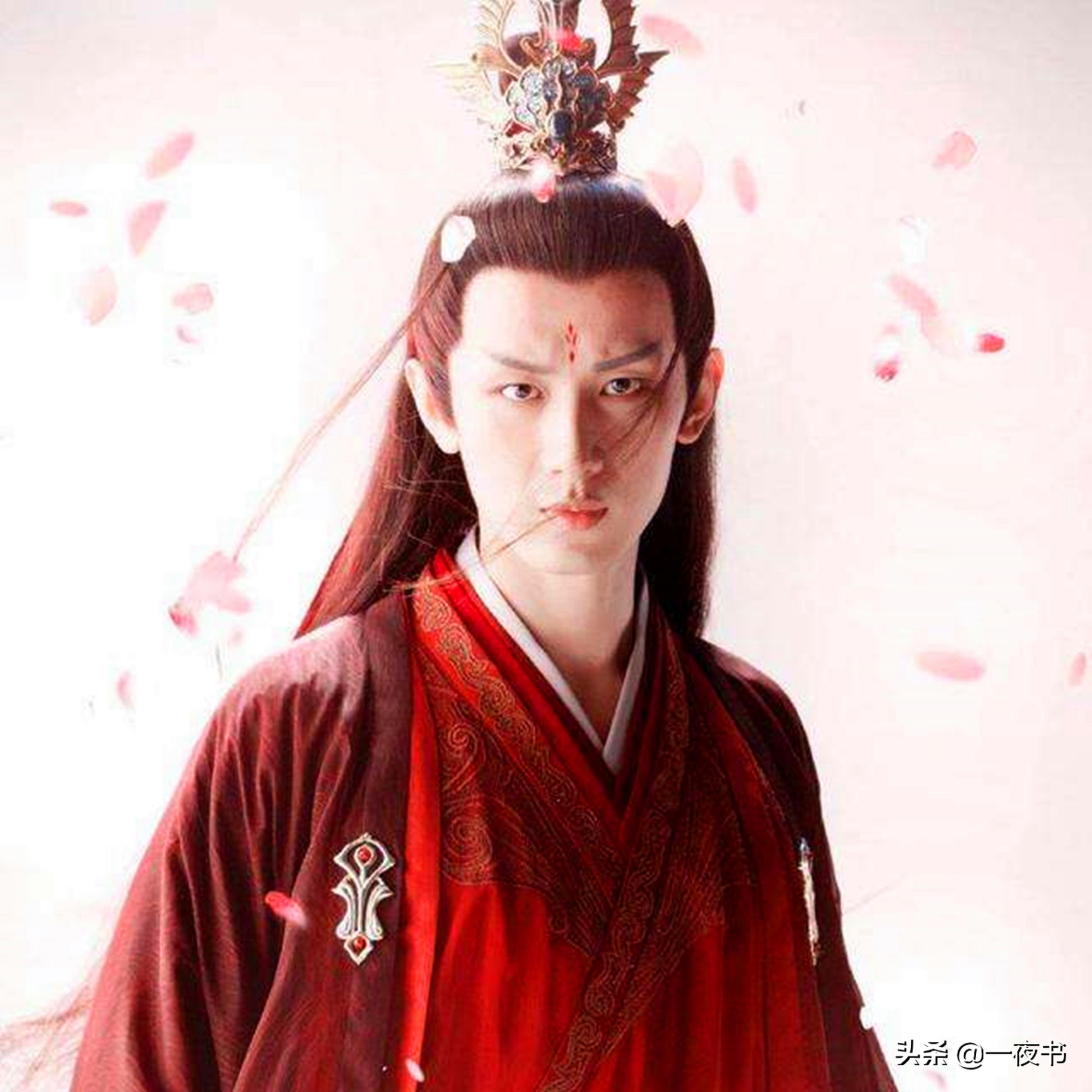 爱成|琉璃：司凤为爱成魔尊褚璇玑却对其痛下杀手？这一切都是昊辰唆使的