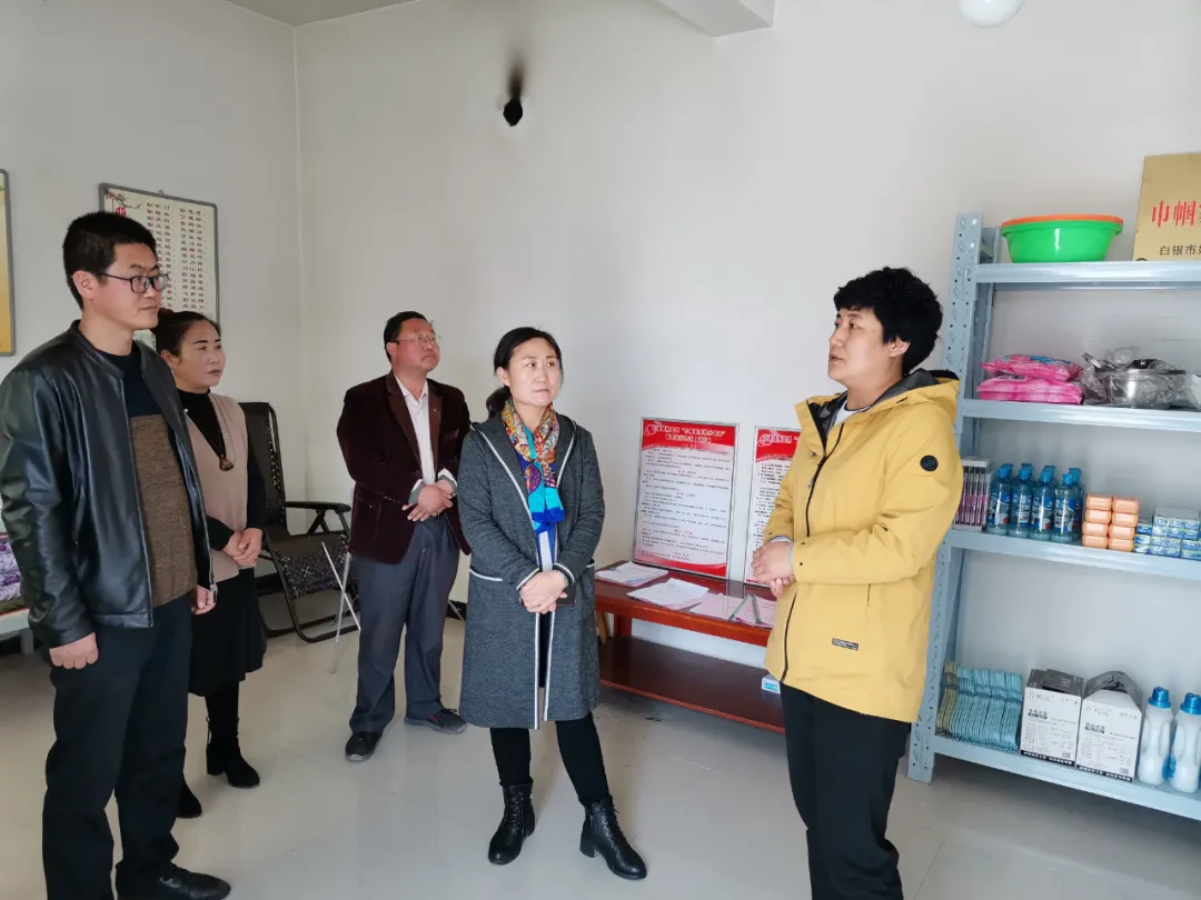 市妇联调研指导县区“巾帼家美积分超市”、“儿童快乐家园”、“巾帼扶贫车间”建设运行情况