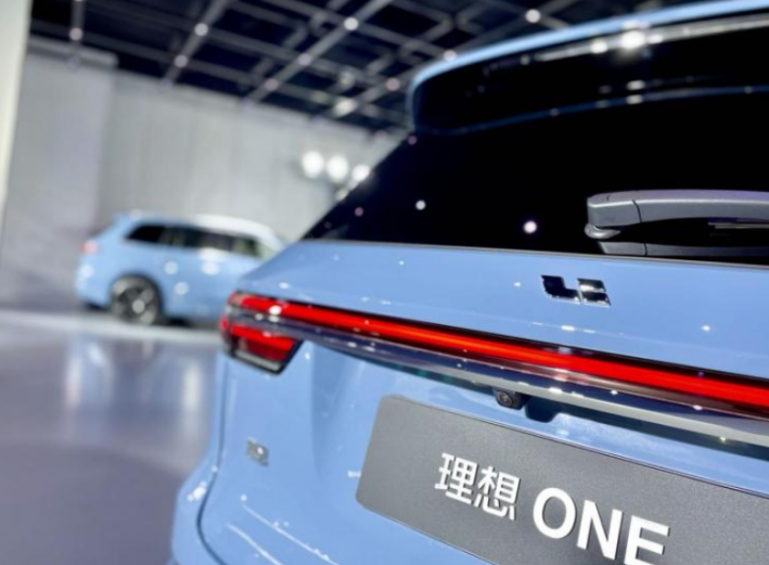 理想完成OTA升级之后，疑在测试辅助驾驶新硬件
