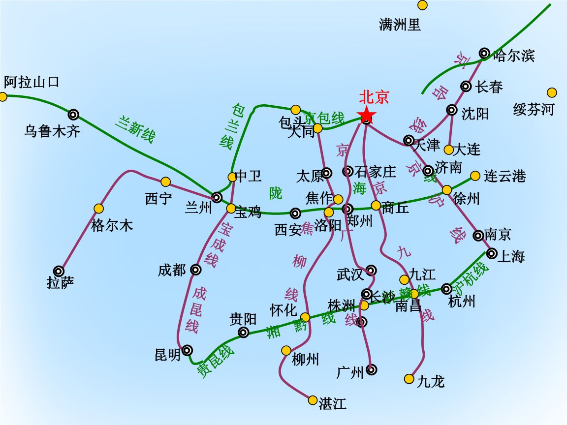 河南洪灾中4趟列车旅客被困三天三夜手机充电排长队
