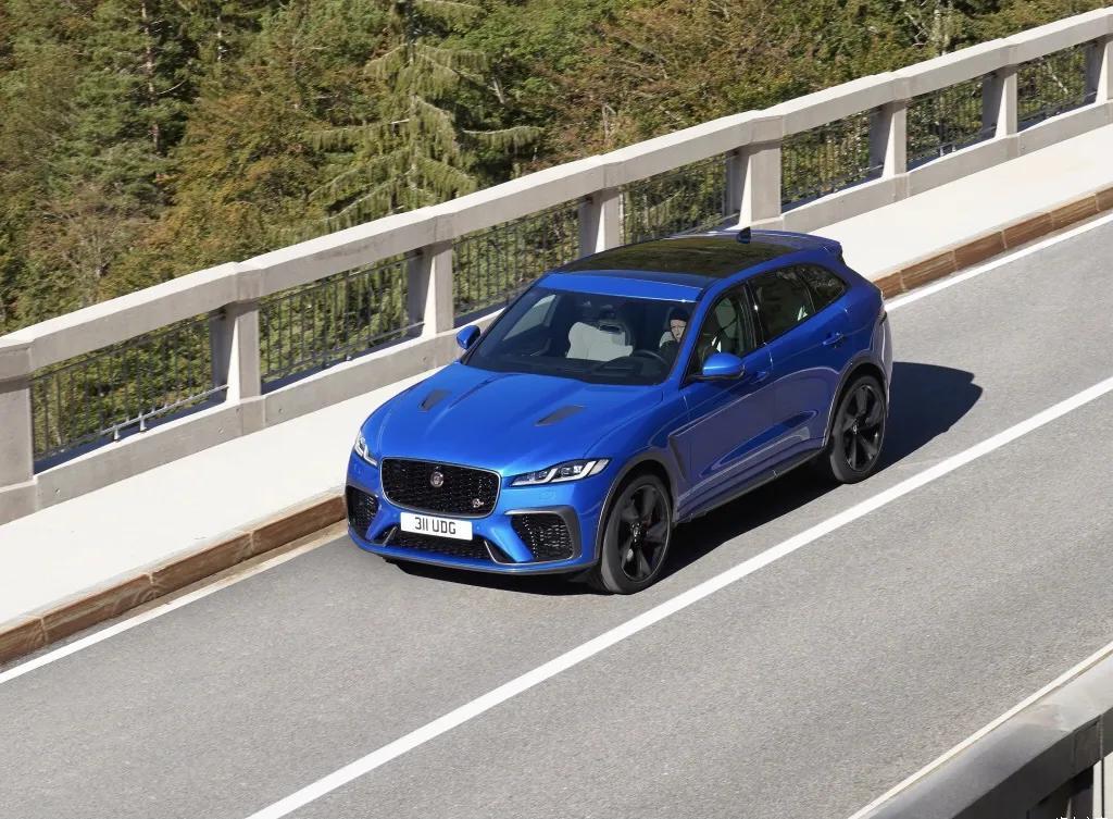 捷豹F-PACE SVR，傻快也是一种能力