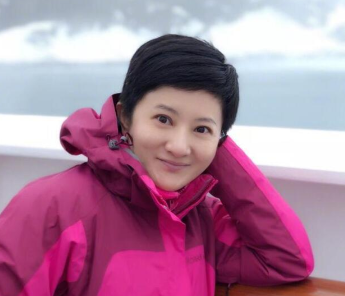 红极一时的"小婉君"，为学业放弃演戏，现40岁还未结婚