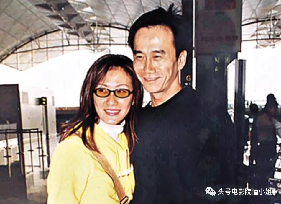励志!tvb港剧女神改做教育,二婚老公破产,50岁读博士再拼事业