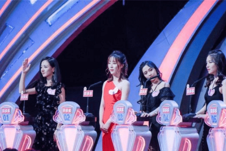 相亲节目火了10年，女嘉宾还全都是托，女嘉宾从哪里来的呢？