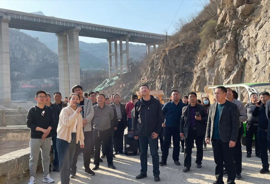 更乐镇大洼村火了！外地考察团到大洼考察乡村旅游！未来更加繁荣