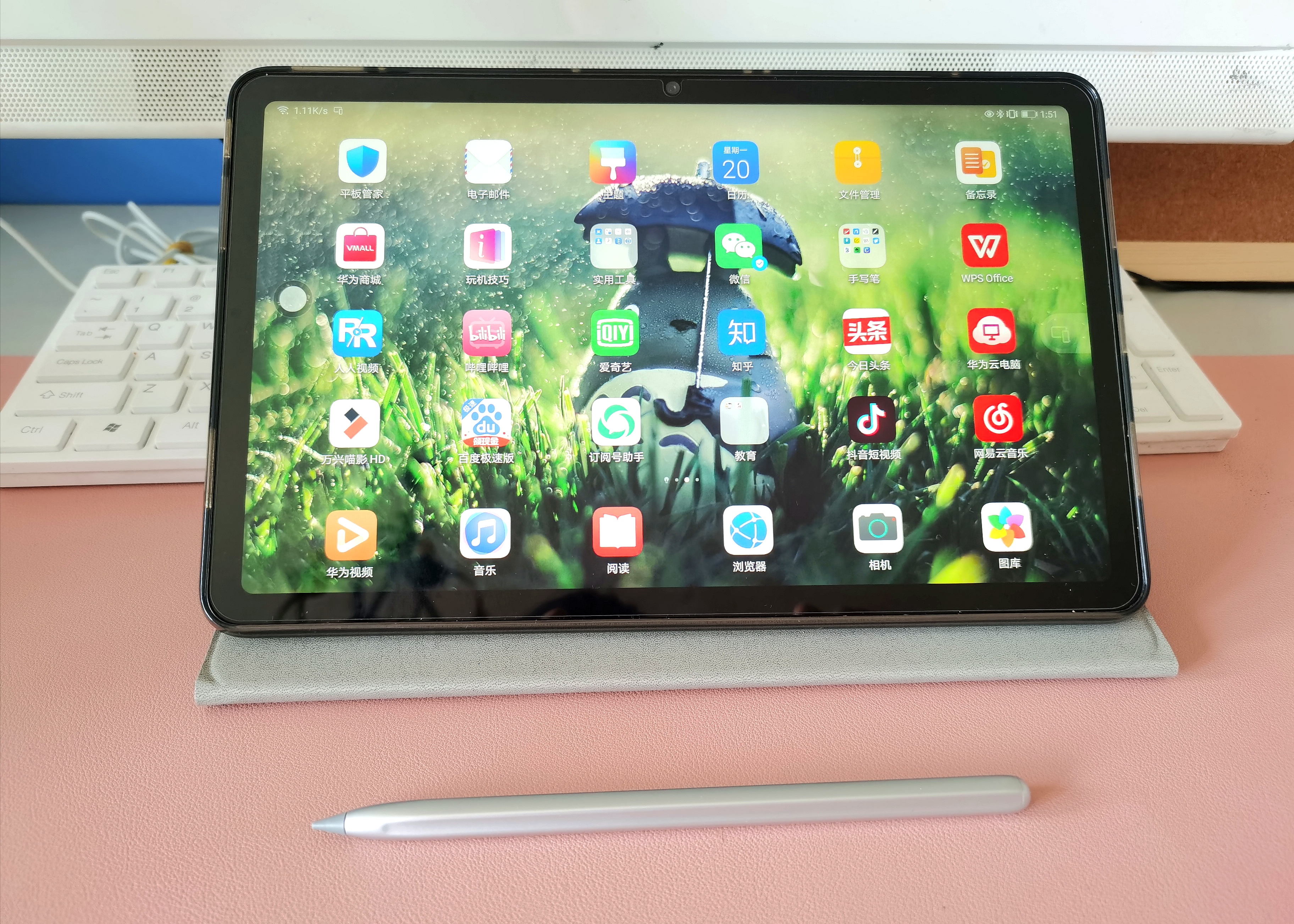 这次我想抛开硬件参数来谈谈体验，来自荣耀平