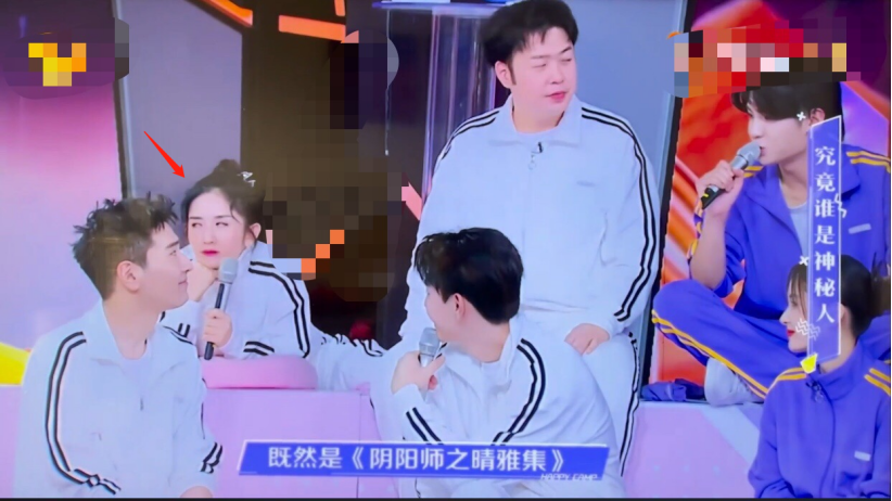 《快本》谢娜对邓伦翻白眼很凶，疑似因输游戏