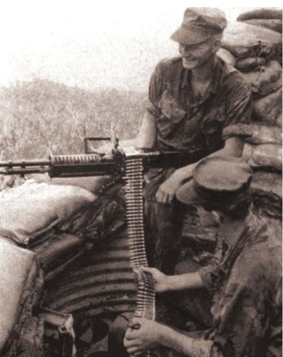 越战部队驻守东河山，地堡积水15厘米，老鼠成群，士兵们自制蜡烛-第6张图片-大千世界