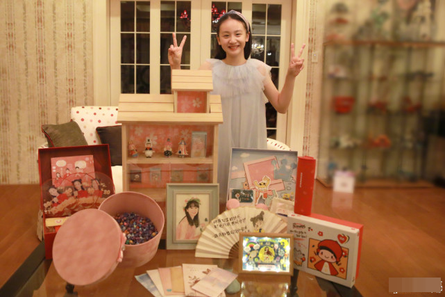 田亮一家四口旅游，12岁森碟暴风长高，身材健壮练出运动员身材