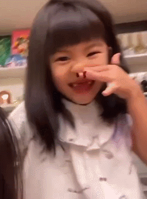 贾静雯下厨做地瓜球，被咘咘表扬：比外面的好吃