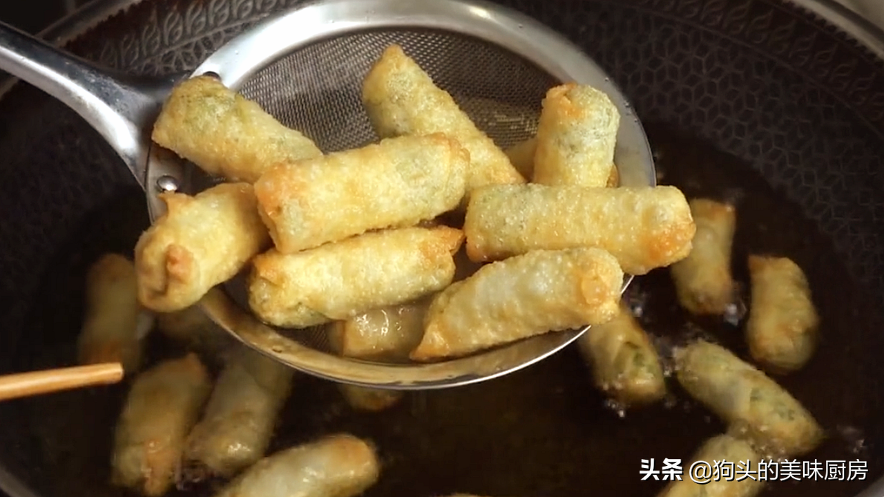 15分鐘教你做懶人炸春捲，不和麵不餳面，酥脆鮮美，好吃不油膩