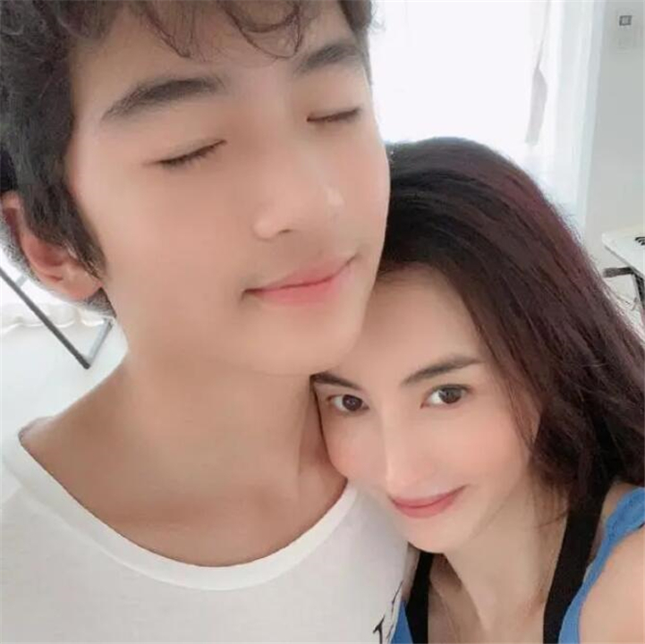 张柏芝晒儿子合照，被错认成谢霆锋：差点以为是世纪大复合