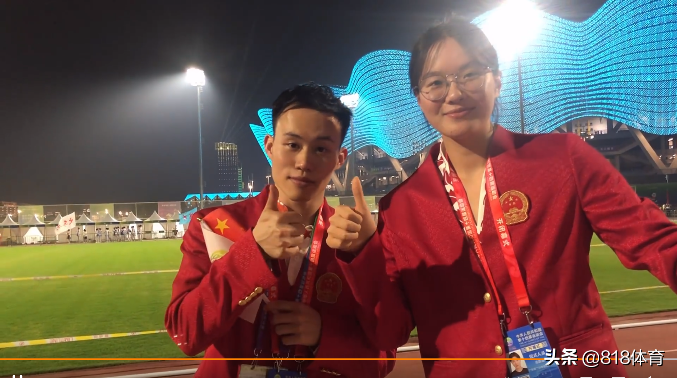 可爱!全红婵开幕式怼脸拍谢思埸,谢哥模仿何教练黑脸质问:为什么?