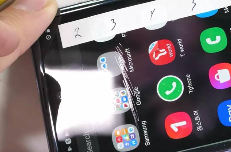 三星Galaxy Z Flip纤薄夹层玻璃耐用度怎样？具体与一般手机上区别非常大