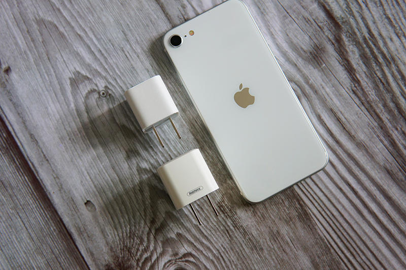 迷你便攜，充電更安全：REMAX睿量30W迷你氮化鎵充電器體驗(yàn)