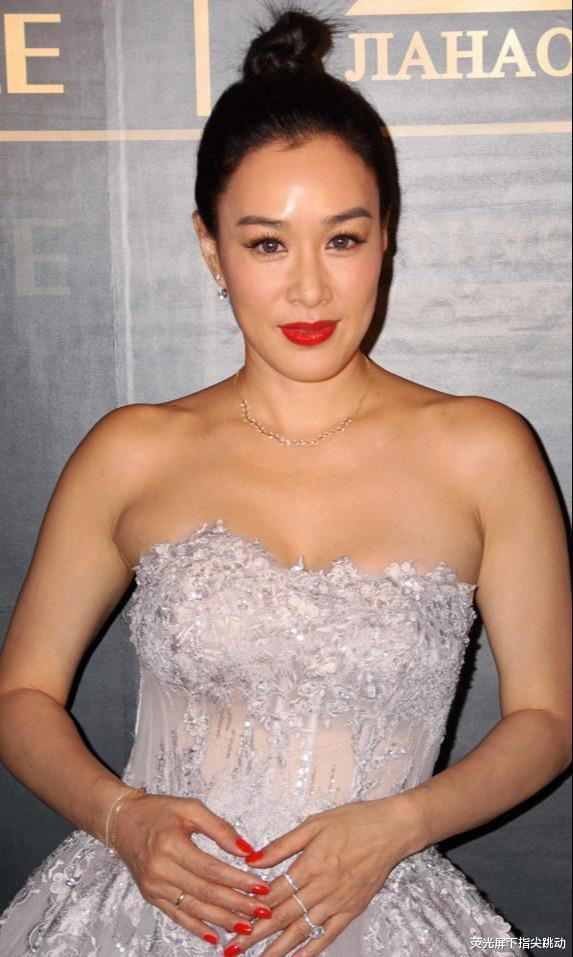 钟丽缇为姐弟恋历经2年人工受孕痛楚，与小12岁