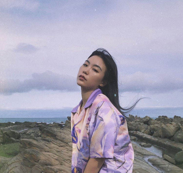 高以翔女友公开高高抱婴照表达思念，画面温馨