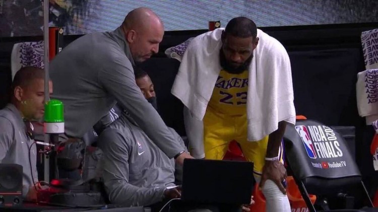 【影片】詹姆斯和軟豆正式和好，這一擁抱瞬間太暖心，此前豆總曾不滿詹皇放棄進攻！-黑特籃球-NBA新聞影音圖片分享社區