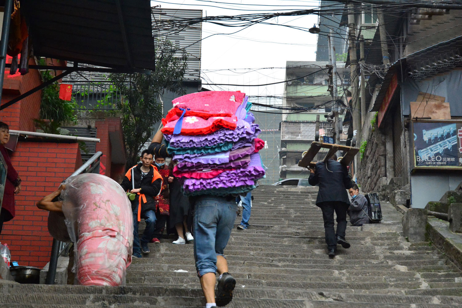重庆游品年度十佳：“烂片”女儿，马尔代夫的玩笑，风犬少年霸屏