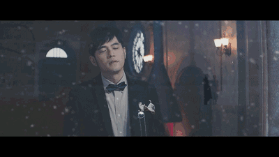 5位婚后“發(fā)?！钡木扌牵芙軅悺胺棚w自我”，王力宏根本認(rèn)不出