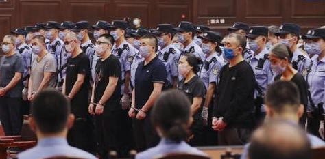 哈尔滨“电霸”李伟获刑死缓，名下百辆宾利悍马，敛财10个亿