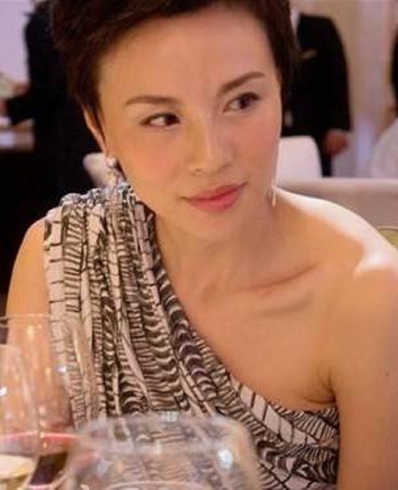 美女模特顾春芳：从江苏名模沦为死刑犯，4年“