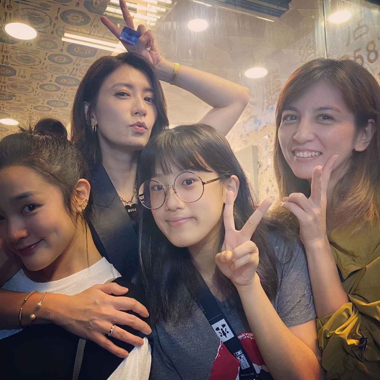 賈靜雯才是人生贏家，二婚後生活幸福，和前夫恩恩怨怨也宣告結束