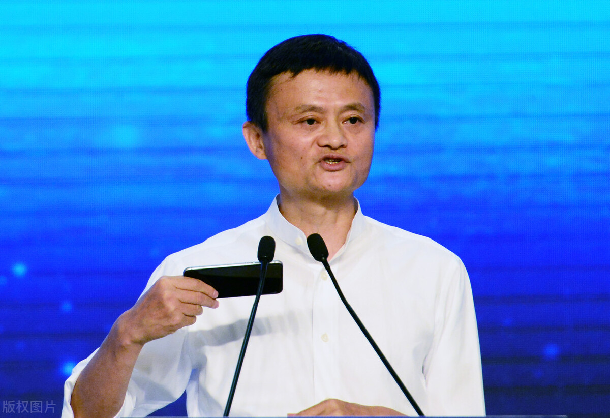 2021福布斯富豪榜：马云下跌，马化腾上涨，他却