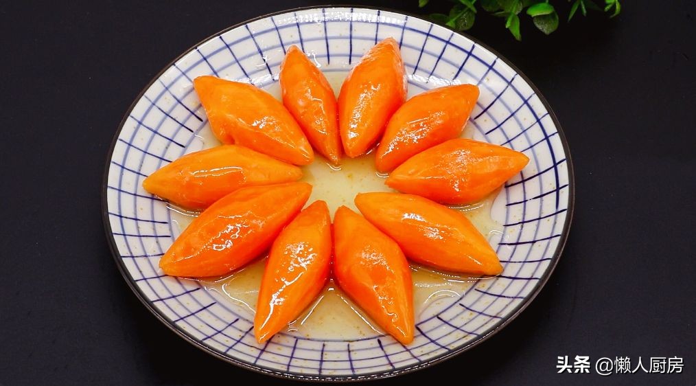 不需要油炸，用水和冰糖一起煮，教你做冰糖蜜薯，香甜软糯