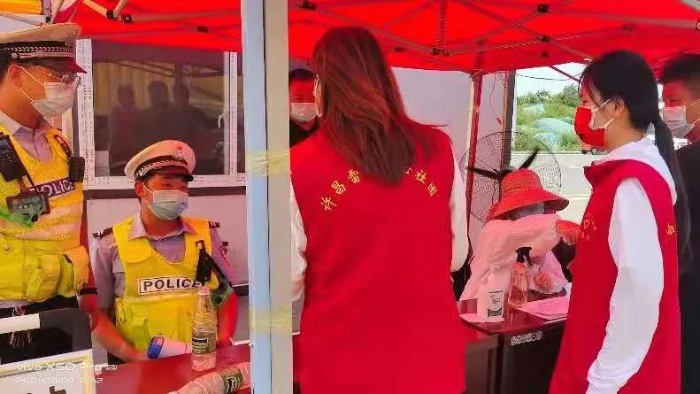 「商职抗疫故事汇」致敬没有硝烟战场上的“急先锋”